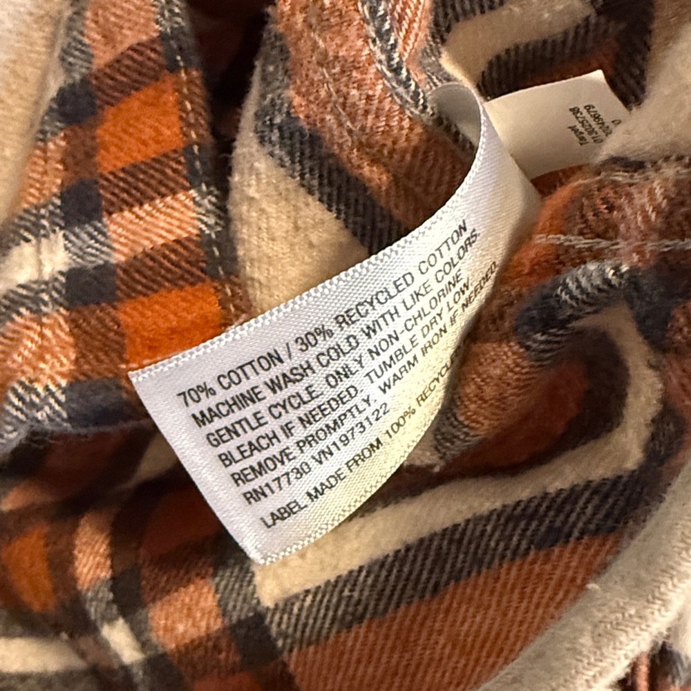 ๐ค Universal Thread Beige, Black, and Orange Plaid Flannel Button Down - Picture 4 of 5